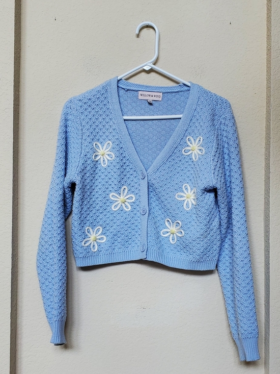 Willow & Wind Sweaters - Willow & Wind Pastel Blue Daisy-Embroidered V-Neck Cardigan.  Size Medium